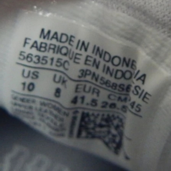 Converse Frill Thrills Scalloped Leather Sneakers - Picture 4 of 7